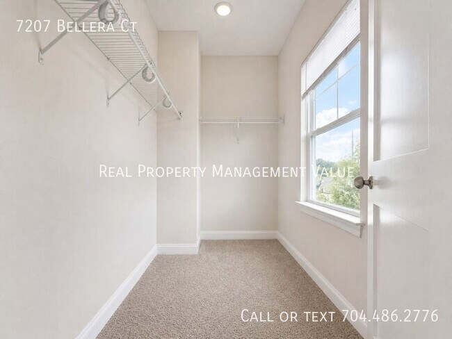 Building Photo - 7207 Bellera Ct