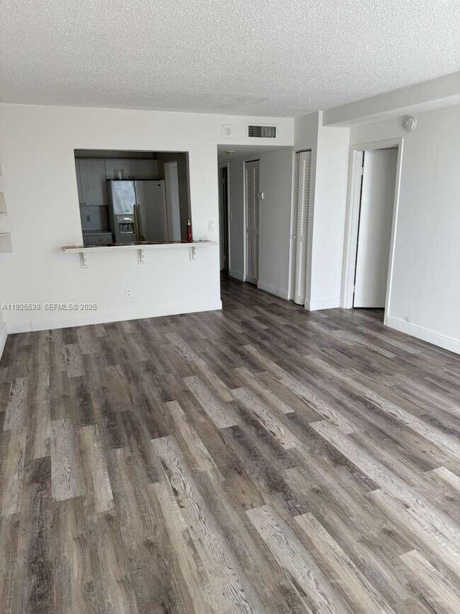 Building Photo - 13499 Biscayne Blvd