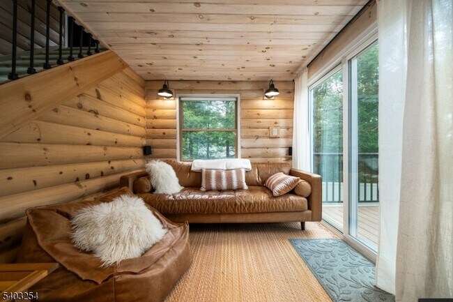 Building Photo - 30 Onteora Rd