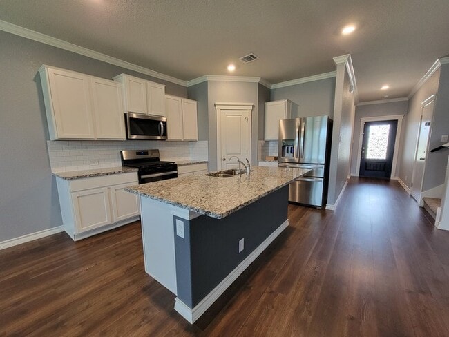 Building Photo - Brookstone Creek Beauty – 4 Bedrooms, 3 Ba...