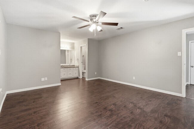 Building Photo - 971 N Red Cedar Cir
