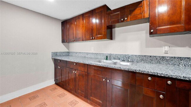 Building Photo - 1124 NW 100th Terrace