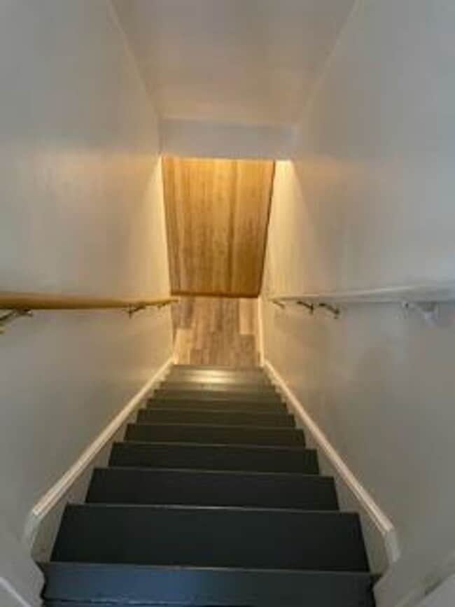Building Photo - New Listing!
