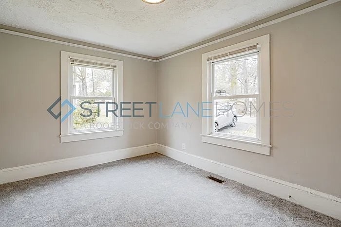 Building Photo - 405 Caughlin Ave