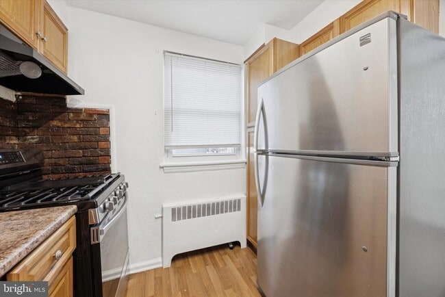 Building Photo - 206 W Parkway Ave