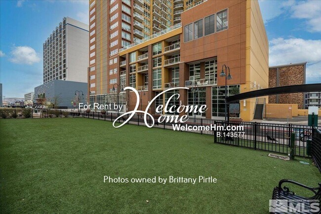 Building Photo - 255 N Sierra St