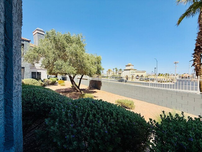 Building Photo - Charming 1-Bedroom Condo in the Heart of S...