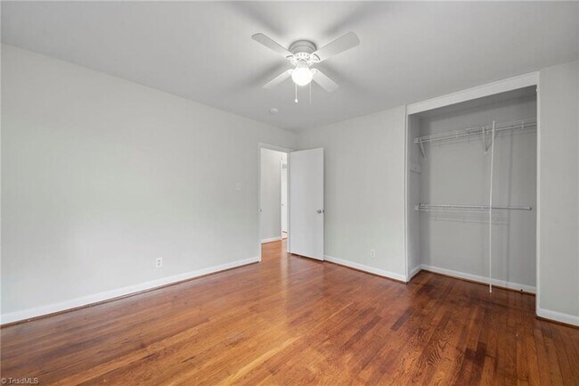 Building Photo - 2801 Wynnewood Dr