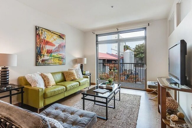 Living Room - 1414 12th Ave