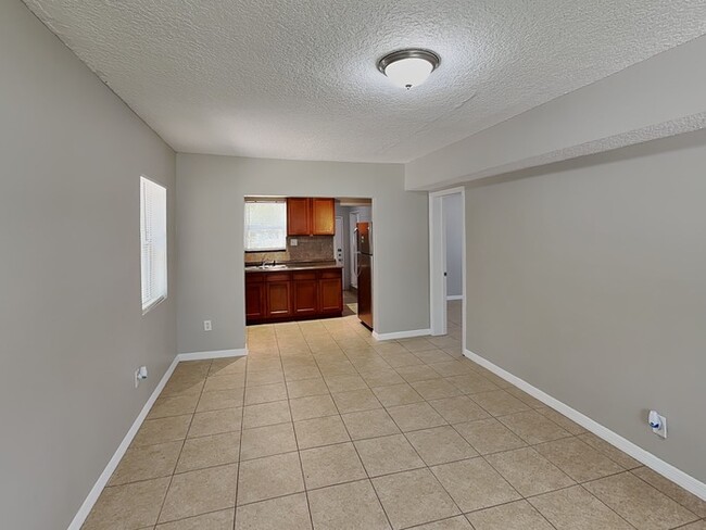 Building Photo - Great Home!