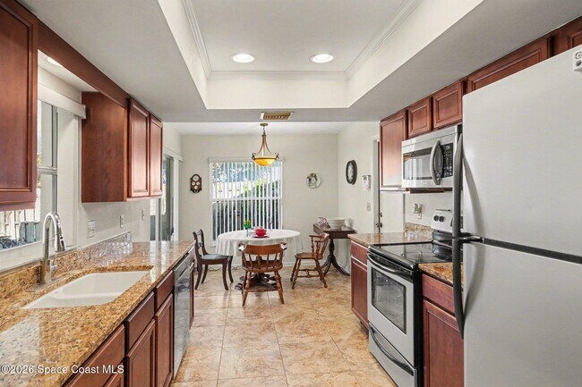 Building Photo - 108 Delvalle St