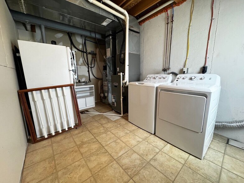 Building Photo - 305 Marshall Heights Dr