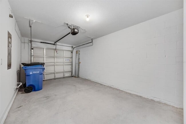 Building Photo - 1009 SPOTTED EGRET Loop