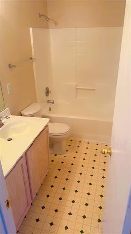Building Photo - 3920 Fox Run Dr
