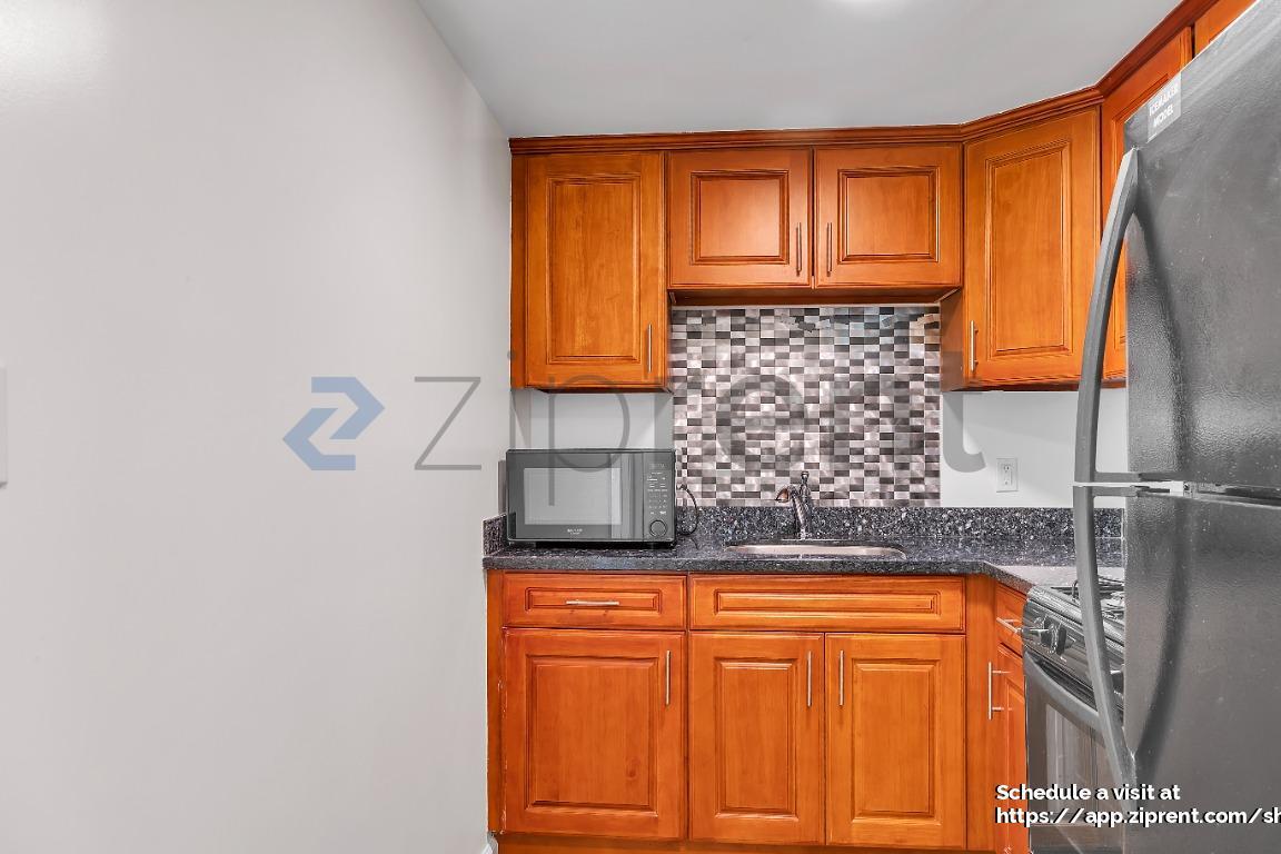 Building Photo - 860 Olive Ave