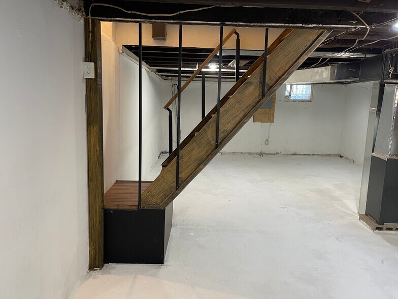 Building Photo - 1029 Pine Road