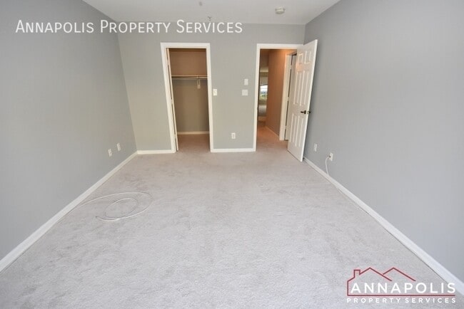 Building Photo - 2615 Compass Dr