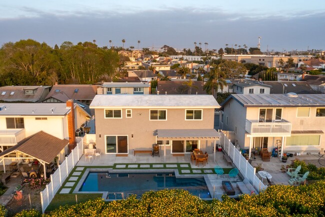 Building Photo - Costa Mesa, Panoramic Views, Pool - Fully ...