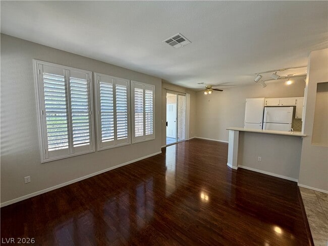 Building Photo - 251 S Green Valley Pkwy