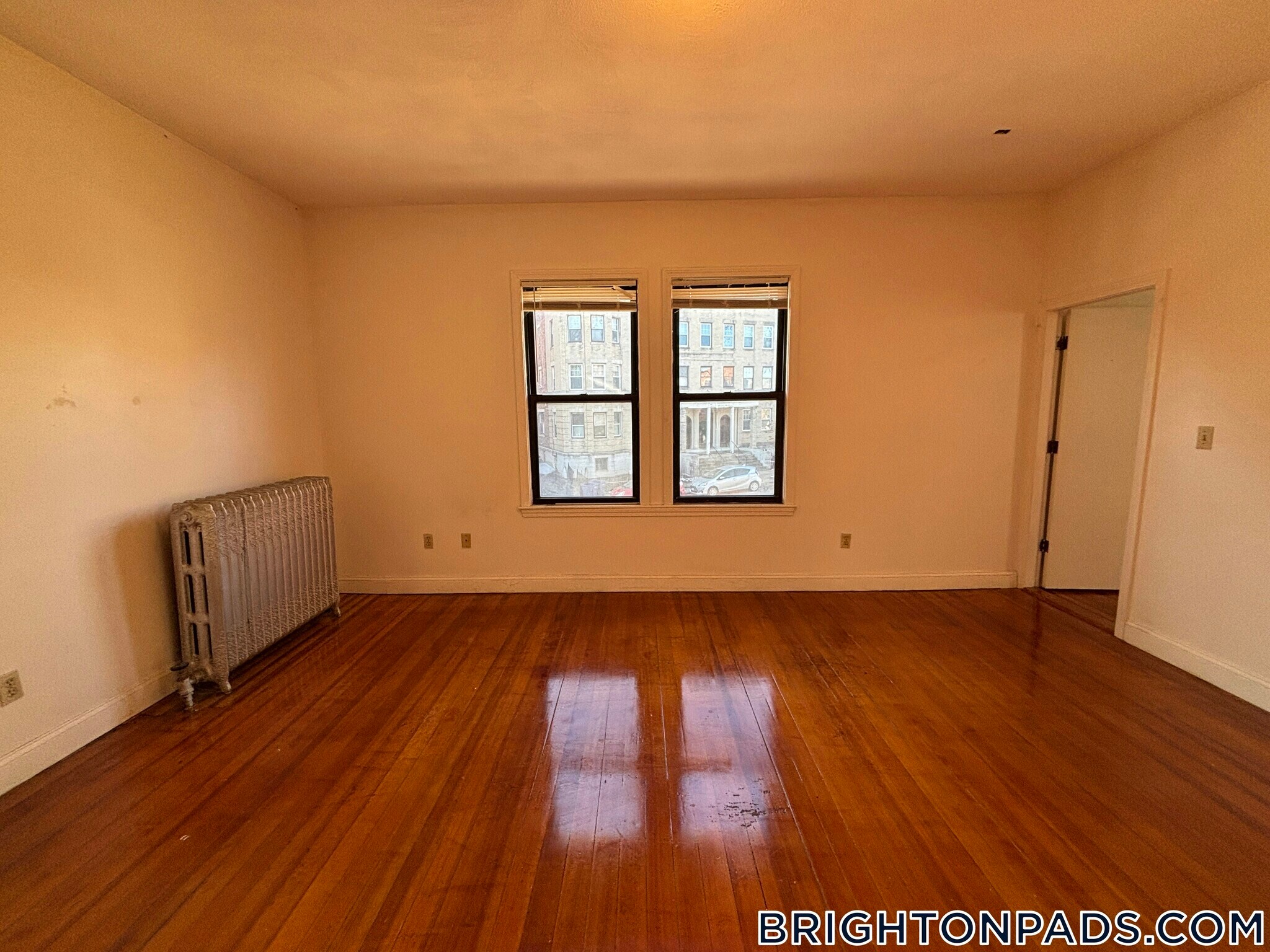 Building Photo - 163 Strathmore Rd