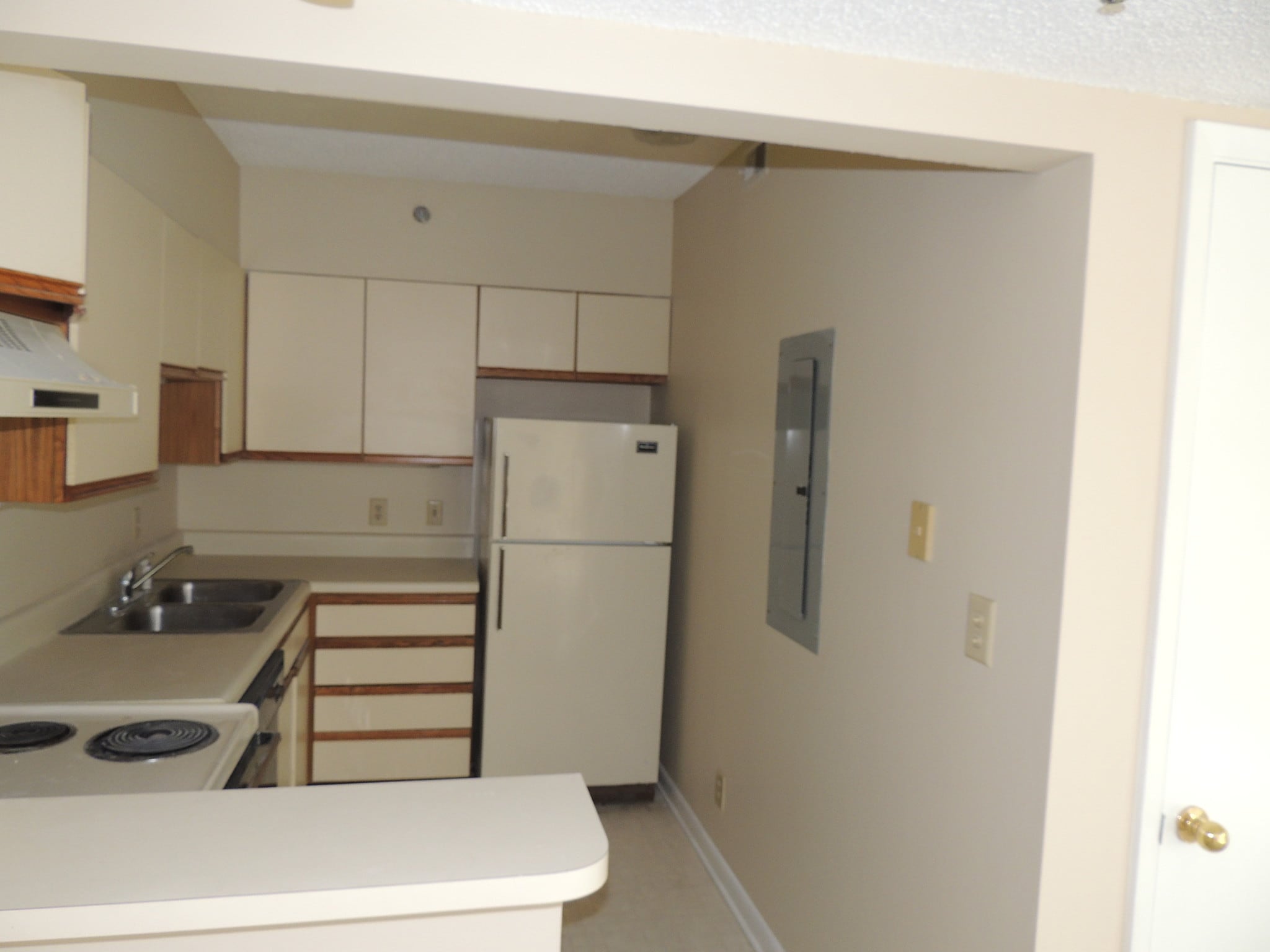 Kitchen - 900 19th Ave S