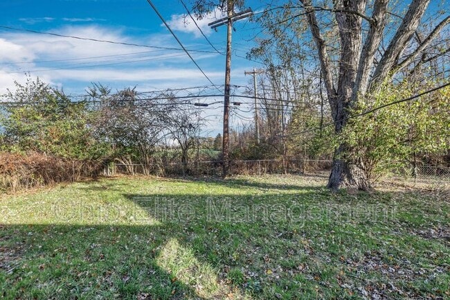 Building Photo - 2416 Dawnlight Ave