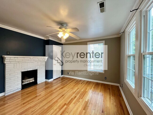 Building Photo - 904 Boylston St