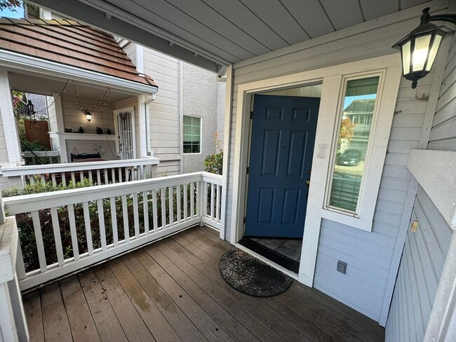 Building Photo - Spacious 2 Story Near Trails & Rose Park