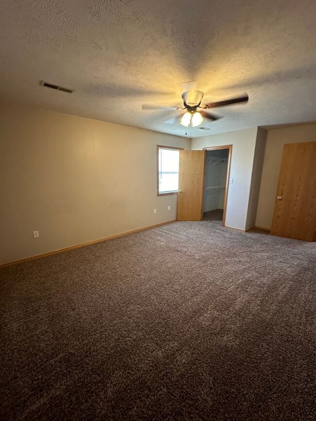 Building Photo - COMING SOON!!!! 3 Bedroom, 2 Bathroom Dupl...