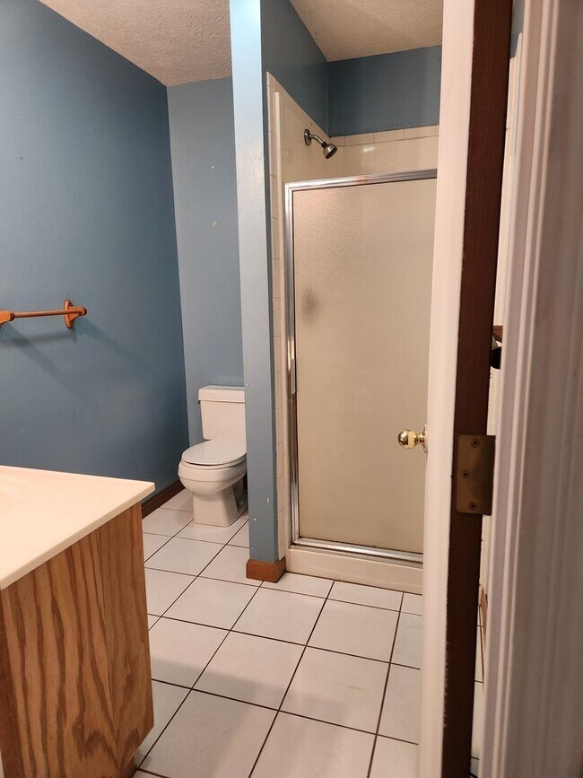 Building Photo - Southwest Springfield 3 Bed / 2 Bath Home with Garage – Pre-Leasing Now!