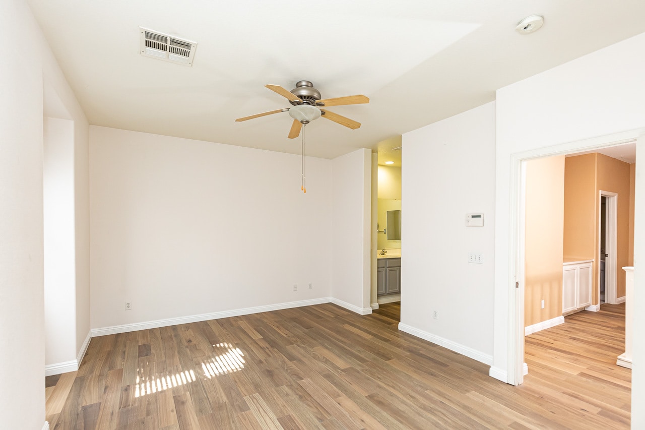 Building Photo - 425 S Meadowbrook Dr