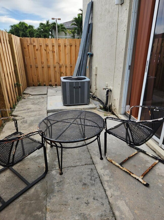 Building Photo - 820 NE 212th Terrace