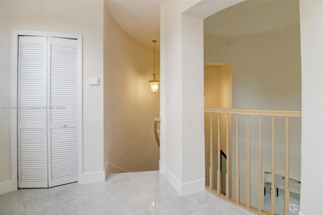 Building Photo - 15445 SW 26th Terrace