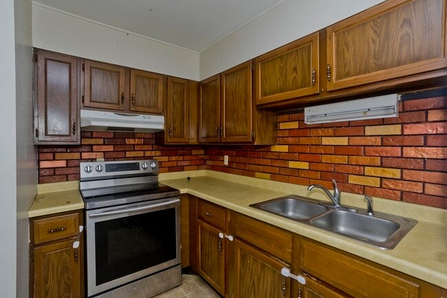 Building Photo - 236 State St