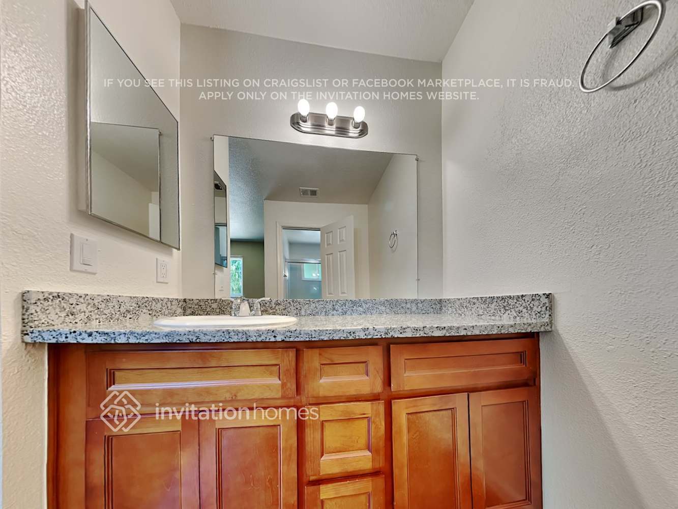 Building Photo - 8571 Fairlawn Ct