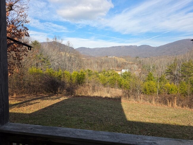 Building Photo - Cozy 3BR/2BA Cabin with Stunning Mountain Views