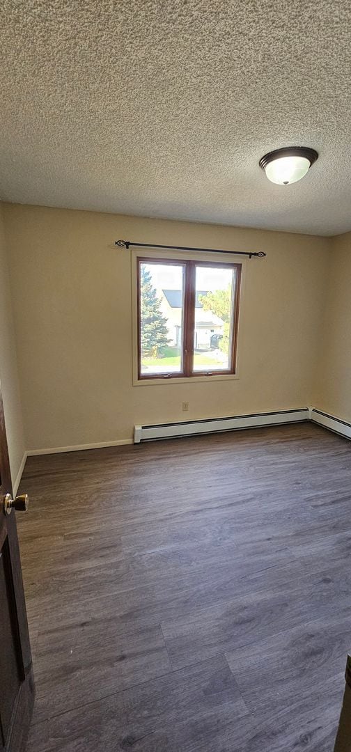 Building Photo - Newly Renovated 3Bed/2Bath Home Now Availa...
