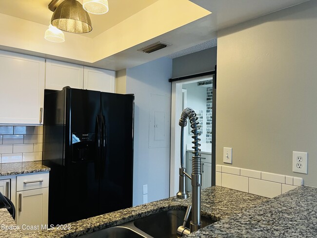 Building Photo - 3005 Sir Hamilton Cir