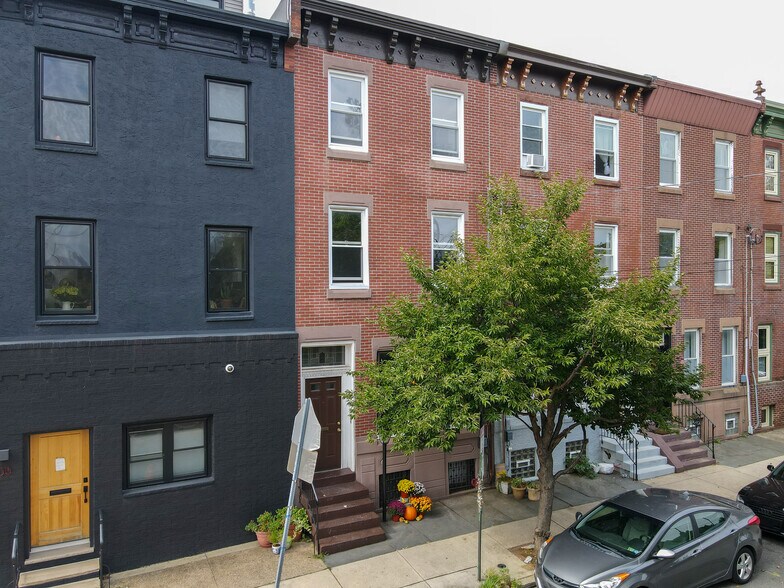 Building Photo - 1302 E Columbia Ave