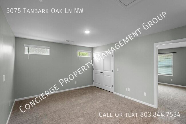 Building Photo - 3075 Tanbark Oak Ln NW