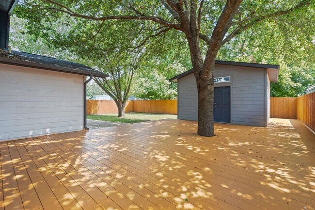 Building Photo - 6001 Jain Ln