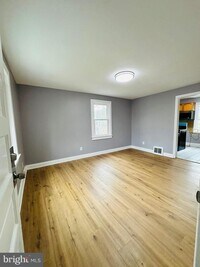 Building Photo - 1 Marion Ct