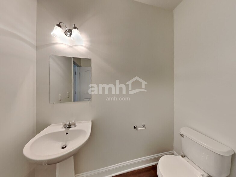 Building Photo - 318 Lameshur Ln