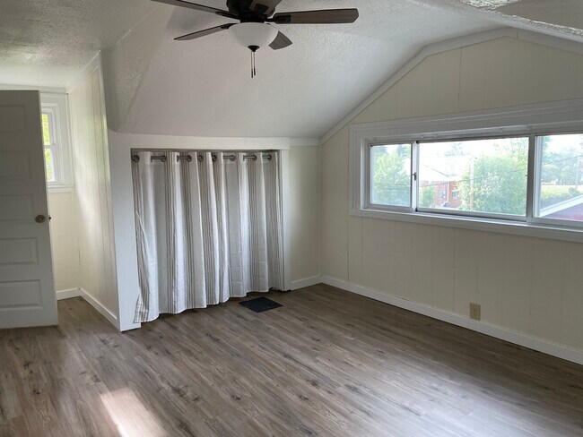 Building Photo - 26 Hoffman Ave