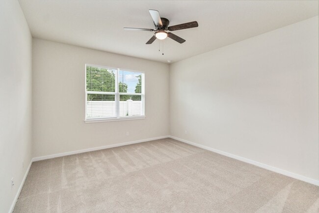 Building Photo - Beautiful 4/2 Energy Efficient Home in St....