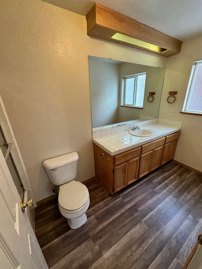 Building Photo - Large 3BR 2Bath Home with balcony availabl...