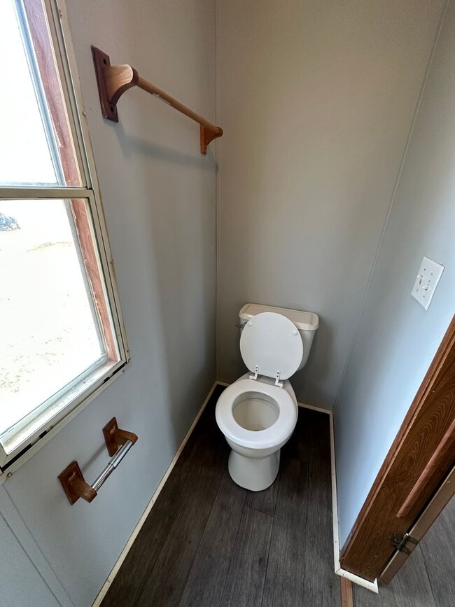 Building Photo - Spacious 3 bedroom, 2 bath singlewide in A...