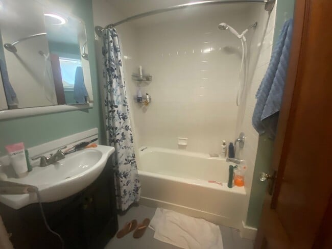 Building Photo - 2 Quechee Rd