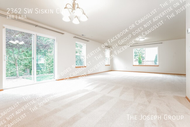 Building Photo - 2362 SW Siskin Cir