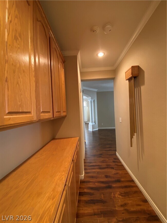 Building Photo - 7816 Waterfalls Ave